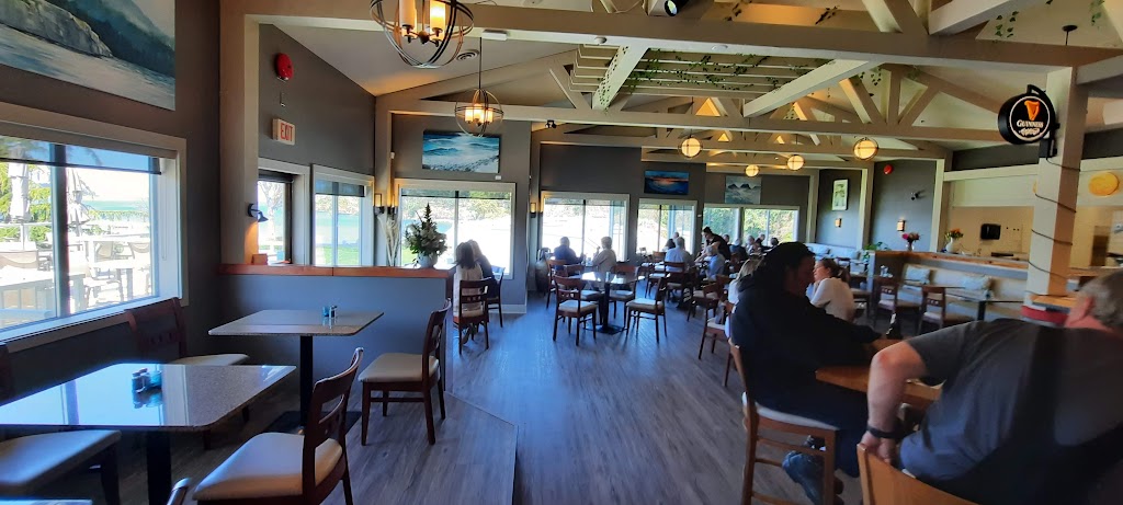 Pacific Moon Rising Bar & Grill | 1600 Stroulger Rd #1, Nanoose Bay, BC V9P 9B7, Canada | Phone: (250) 468-0474