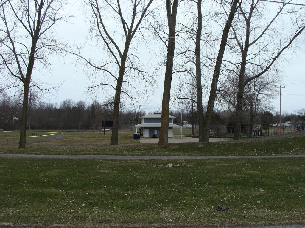 Lewiston Town Park | 487 Pletcher Rd, Youngstown, NY 14174, USA | Phone: (716) 754-8213