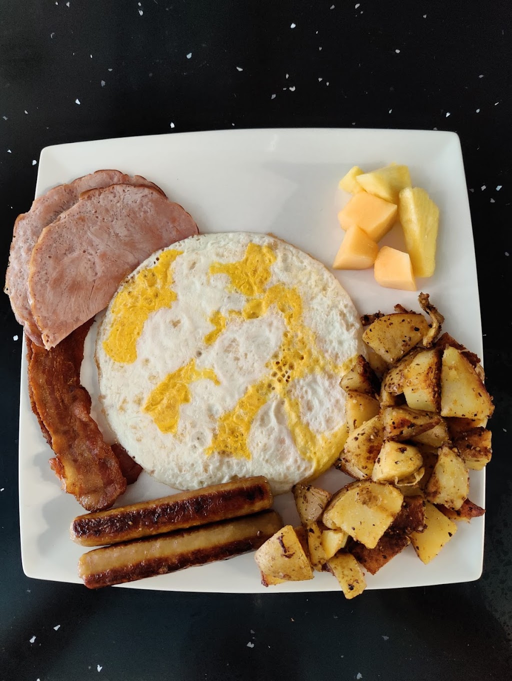 LadyBoss Grill House | 1225 Gorham St Unit #32, Newmarket, ON L3Y 8Y4, Canada | Phone: (905) 836-2838