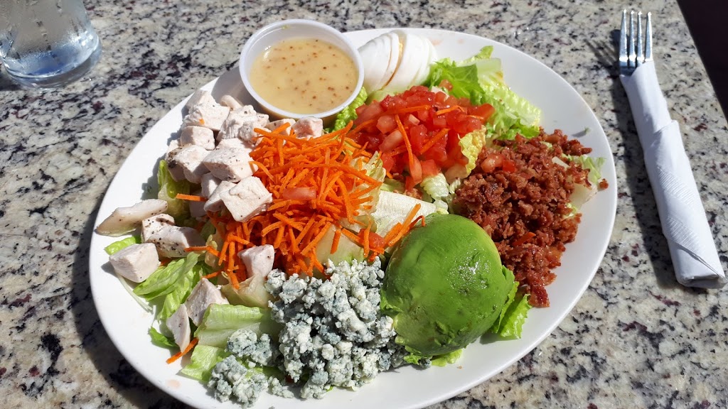 Lighthouse Marine Pub | 5764 Wharf Ave, Sechelt, BC V0N 3A6, Canada | Phone: (604) 885-9494