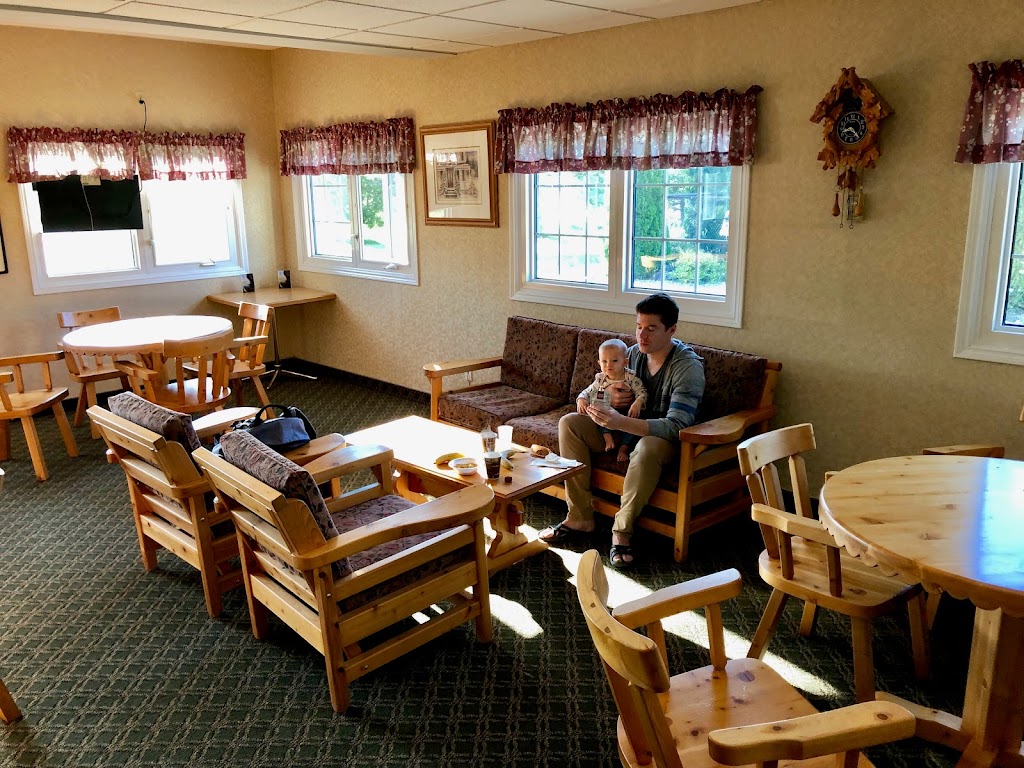Wiarton WillyS Inn | 200 Berford St, Wiarton, ON N0H 2T0, Canada | Phone: (519) 534-3907
