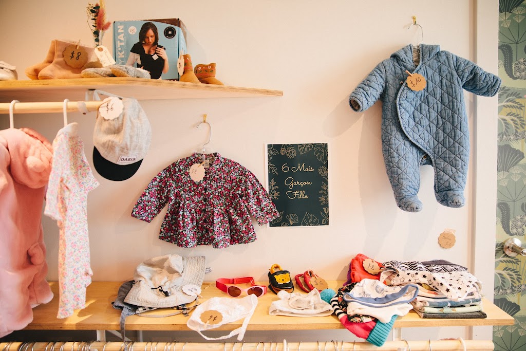 Friperie Cap-Rouge - Québec - Femme | 4187 Côte de Cap-Rouge, Québec, QC G1Y 1V2, Canada | Phone: (581) 909-5285