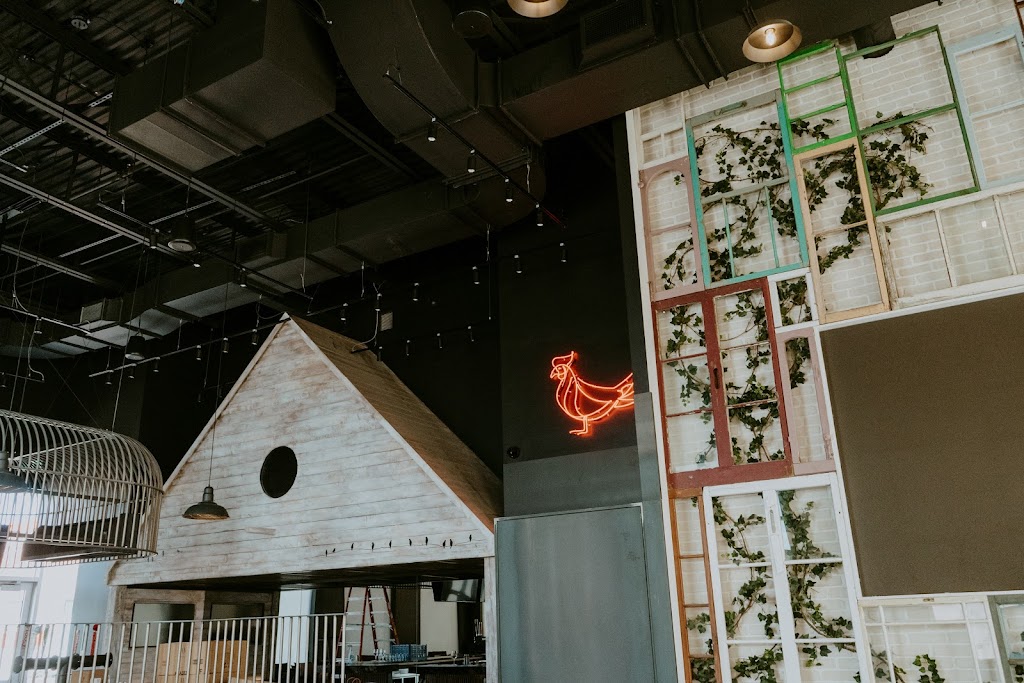 Restaurant Birdhouse Wingerie & Bar | 63 Bd Brunswick, Dollard-des-Ormeaux, QC H9B 2N4, Canada | Phone: (514) 447-9631