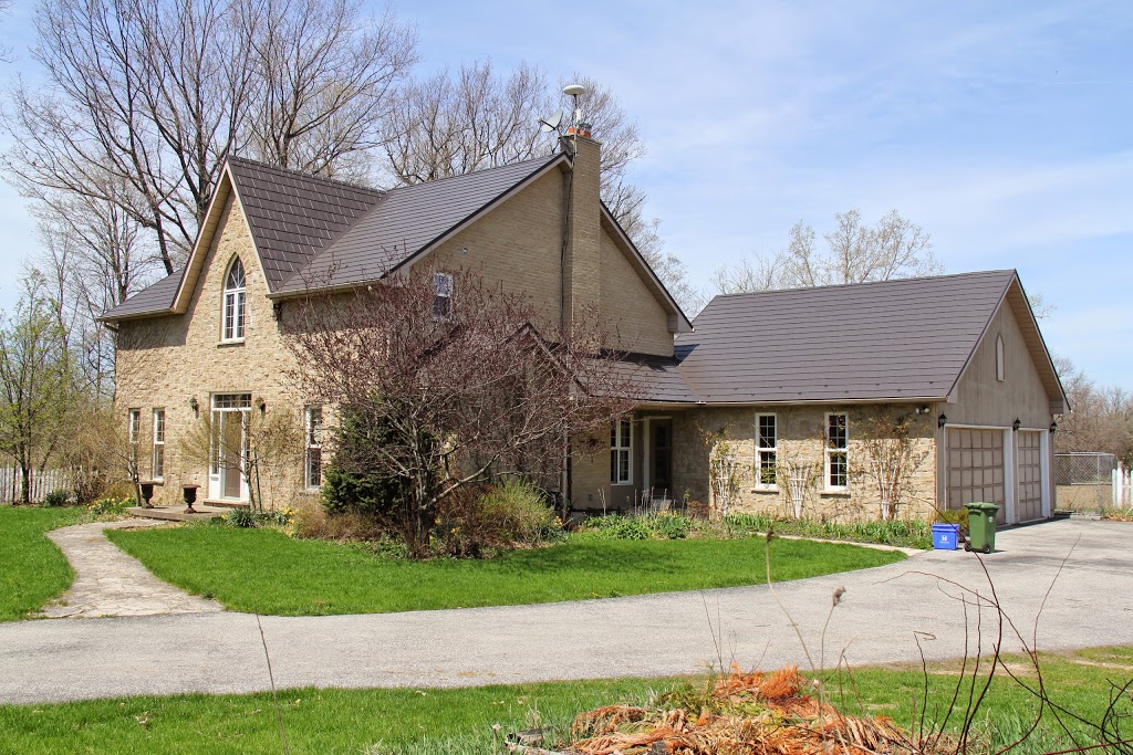 Paramount Metal Roofing | 2410 Industrial St, Burlington, ON L7P 1A5, Canada | Phone: (877) 800-4566
