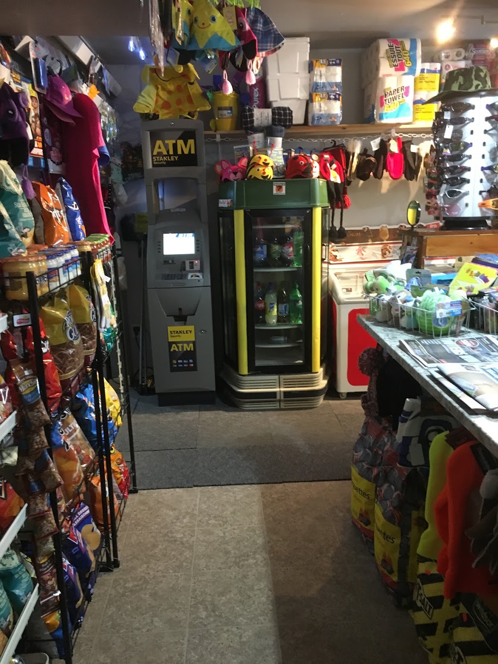 Winnipeg Beach General Store and Laundromat | Box 190, 41 Stitt St, Winnipeg Beach, MB R0C 3G0, Canada | Phone: (204) 651-1066