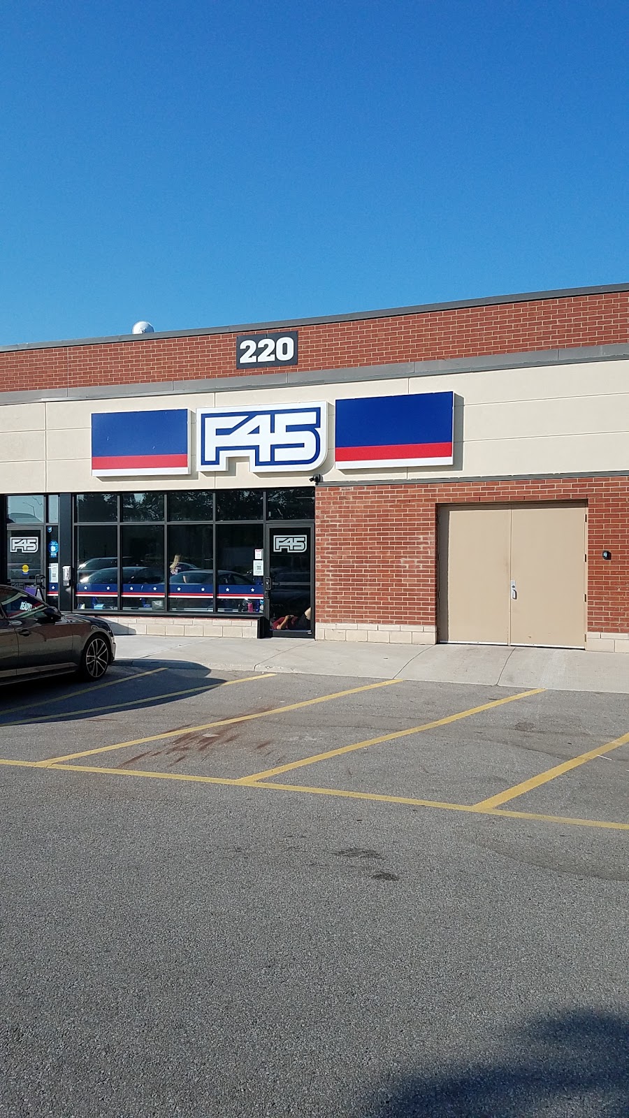 F45 Training Glen Abbey Oakville | 220 North Service Rd W, Oakville, ON L6M 2Y2, Canada | Phone: (289) 400-4521