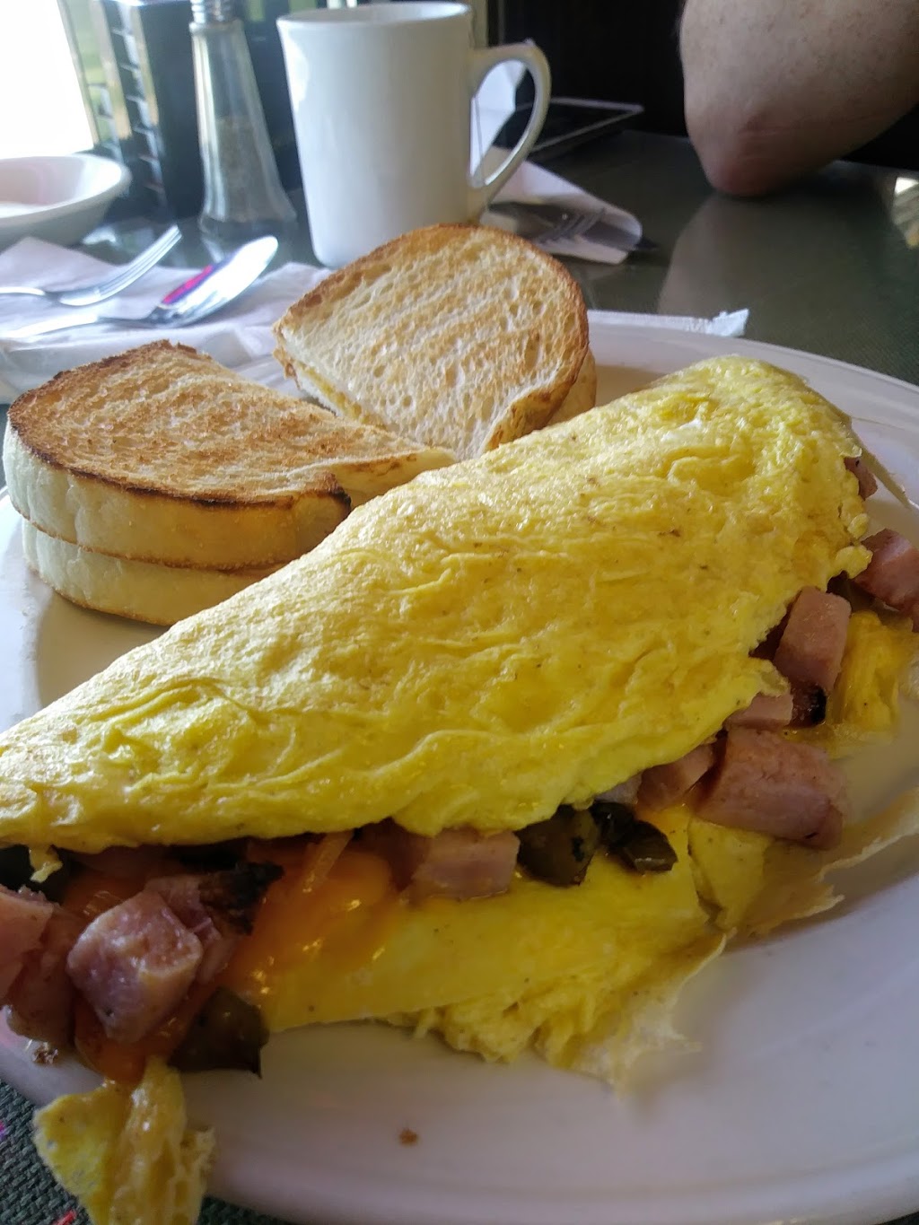 Hyde Park Café | 2301 Hyde Park Blvd, Niagara Falls, NY 14305, USA | Phone: (716) 297-7687