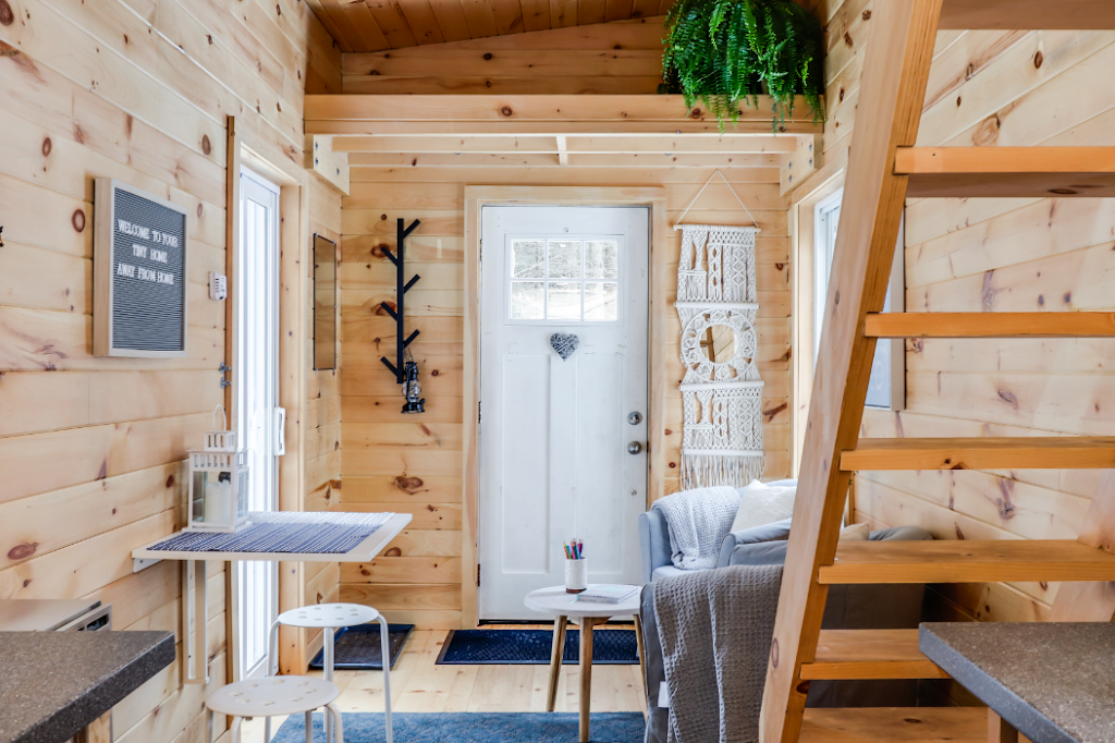 The Tiny Host Co. | 732 Ste Marie St, Collingwood, ON L9Y 4T5, Canada | Phone: (705) 606-0170