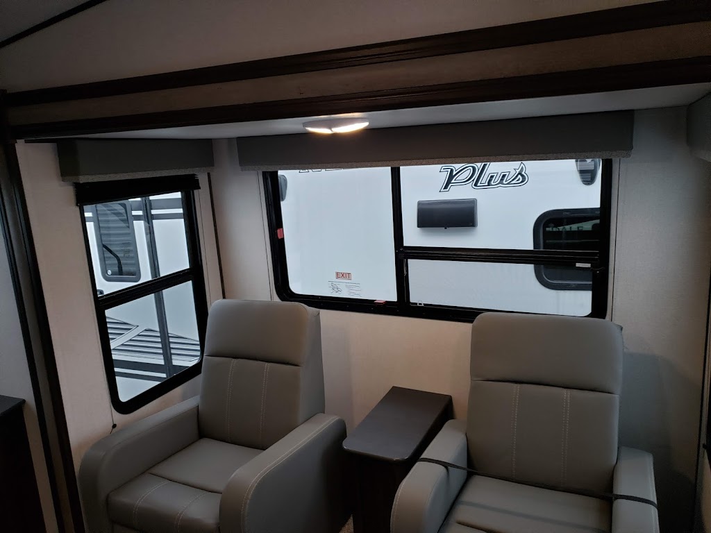 Del Mastro RV Centre | 48 Lansdowne St W, Peterborough, ON K9J 1Y1, Canada | Phone: (705) 742-1150