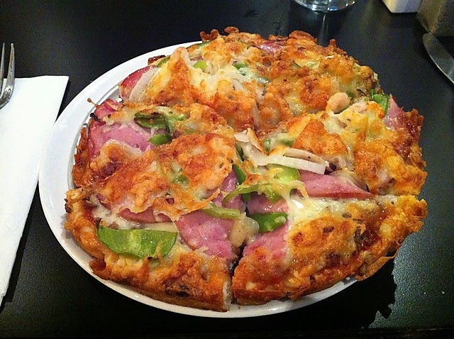 Michaels Pizza Restaurant & Delivery | 139 10 Ave SW, Calgary, AB T2R 0L9, Canada | Phone: (403) 264-6731