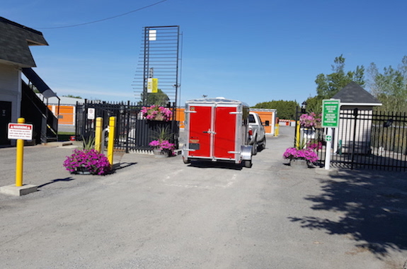 Acceptable Storage | 4869 Bank St, Gloucester, ON K1X 1G7, Canada | Phone: (613) 822-7666