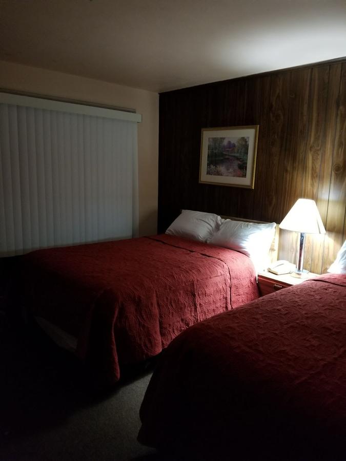 Shivas Travelers Lodge | 5930 Buffalo Ave, Niagara Falls, NY 14304, USA | Phone: (716) 283-9978