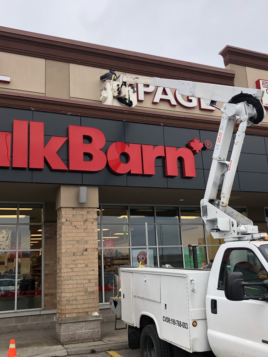 Pearl signs Inc. | 110 Dynamic Dr Unit 53, Scarborough, ON M1V 5C7, Canada | Phone: (416) 615-0428