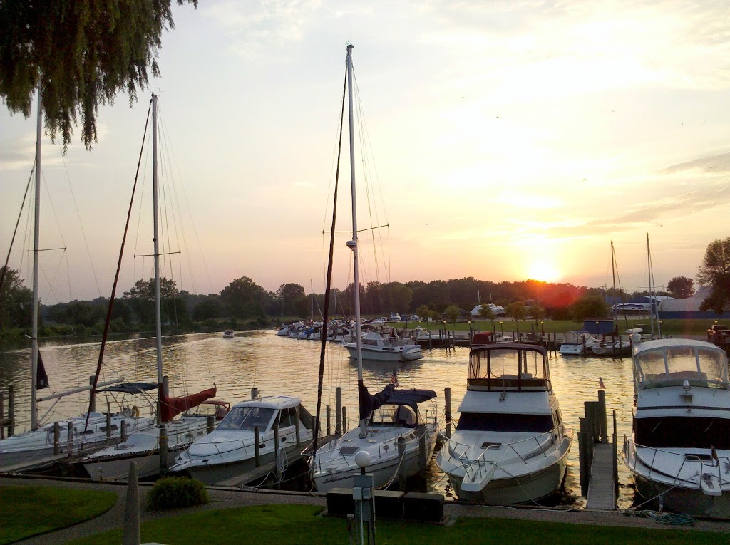 River Bend Marina | 31635 S River Rd, Harrison Charter Township, MI 48045, USA | Phone: (586) 484-6500