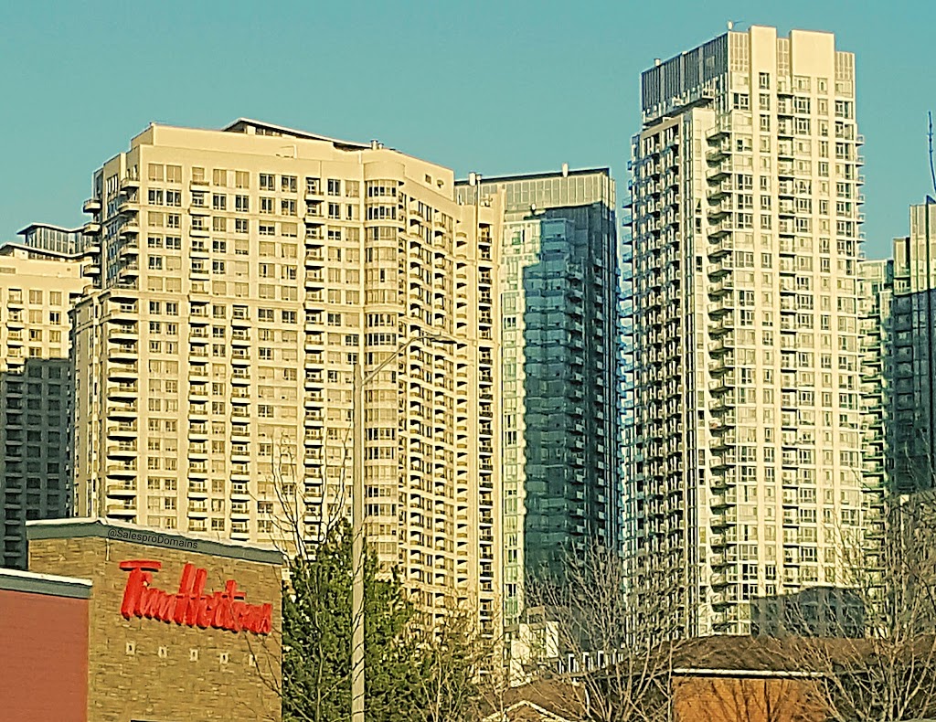 Tim Hortons | 325 Central Pkwy W, Mississauga, ON L5B 3X9, Canada | Phone: (905) 804-1764