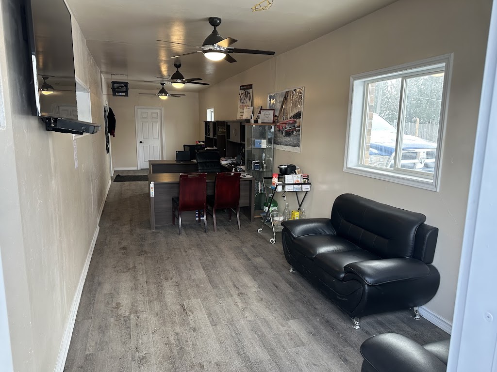 Stouffville Auto Repair | 4001 Stouffville Rd, Whitchurch-Stouffville, ON L4A 7X5, Canada | Phone: (905) 955-8475