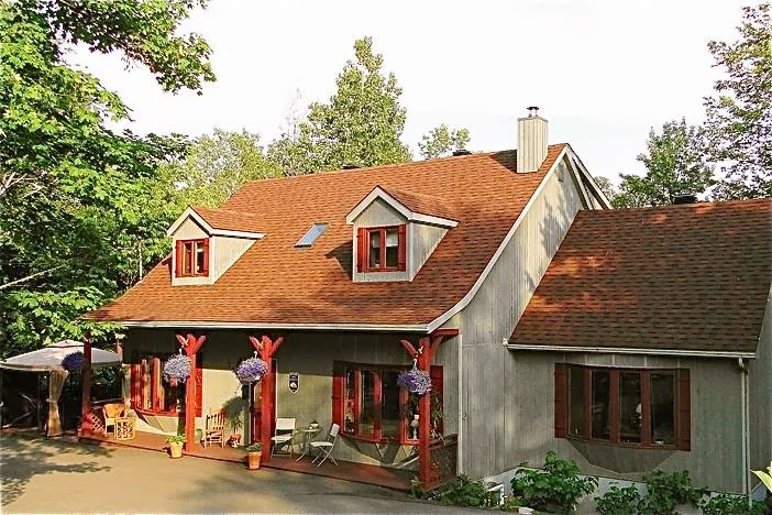 Café Ô Lit | 1375 Rue du Mont Hibou, Sainte-Adèle, QC J8B 1X7, Canada | Phone: (450) 229-4068