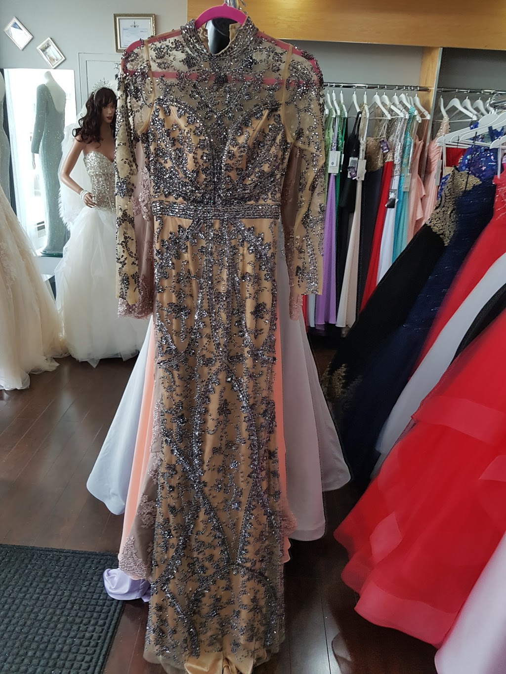 Dressup Bridal & Salon | 13030 97 St NW, Edmonton, AB T5E 4C6, Canada | Phone: (780) 758-1969