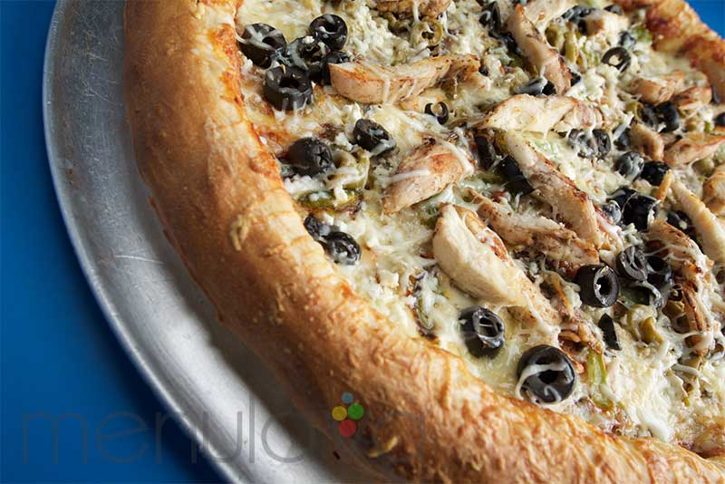 Villa Pizzeria N The Greek Place | 1009 Merivale Rd, Ottawa, ON K1Z 6A6, Canada | Phone: (613) 727-1222