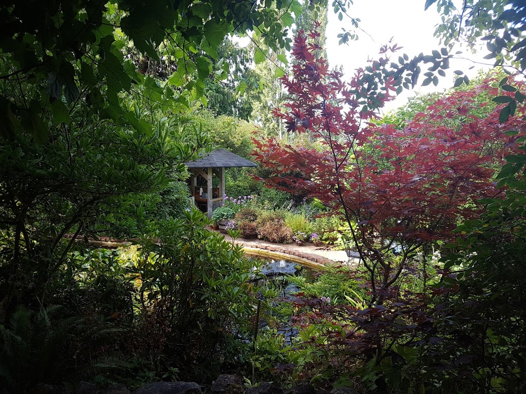 Sooke Cedar House | 5262 Sooke Rd, Sooke, BC V9Z 0E8, Canada | Phone: (250) 652-1528