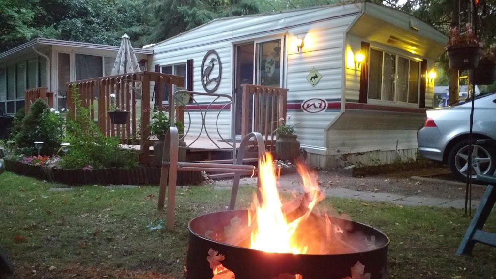 Pigeon Lake Trailer Park Inc | 1418 Traceys Hill Rd, Lindsay, ON K9V 4R5, Canada | Phone: (705) 799-5376