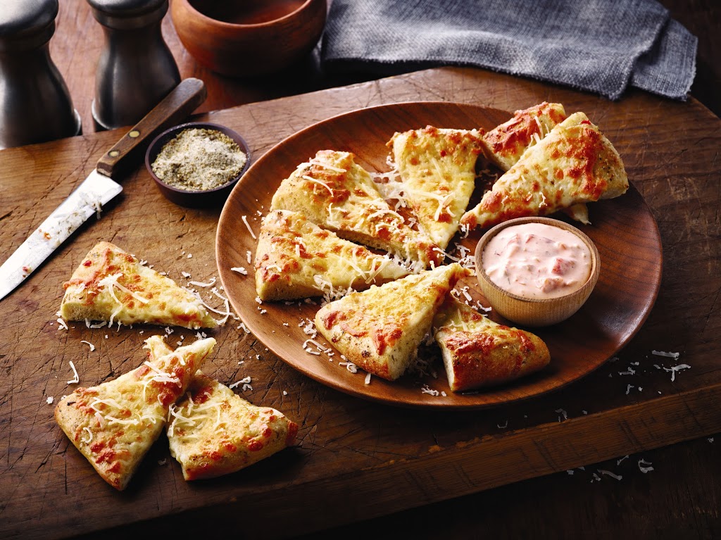 Boston Pizza | 739 Boulevard Arthur-Sauvé, Saint-Eustache, QC J7P 4X5, Canada | Phone: (450) 983-9996