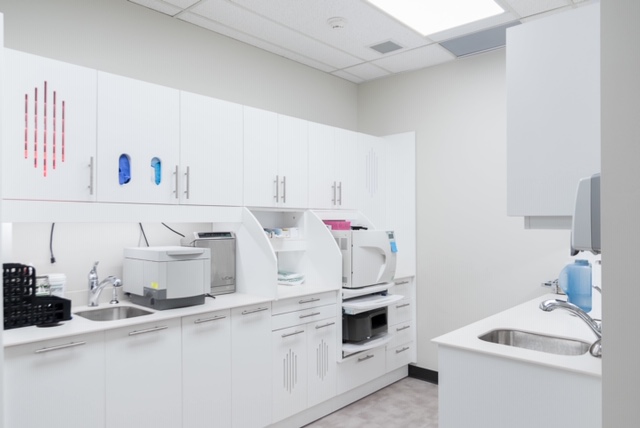 Dentistry @ Bank Street Professional Centre | 1355 Bank St Suite 108, Ottawa, ON K1H 8K7, Canada | Phone: (613) 695-2533