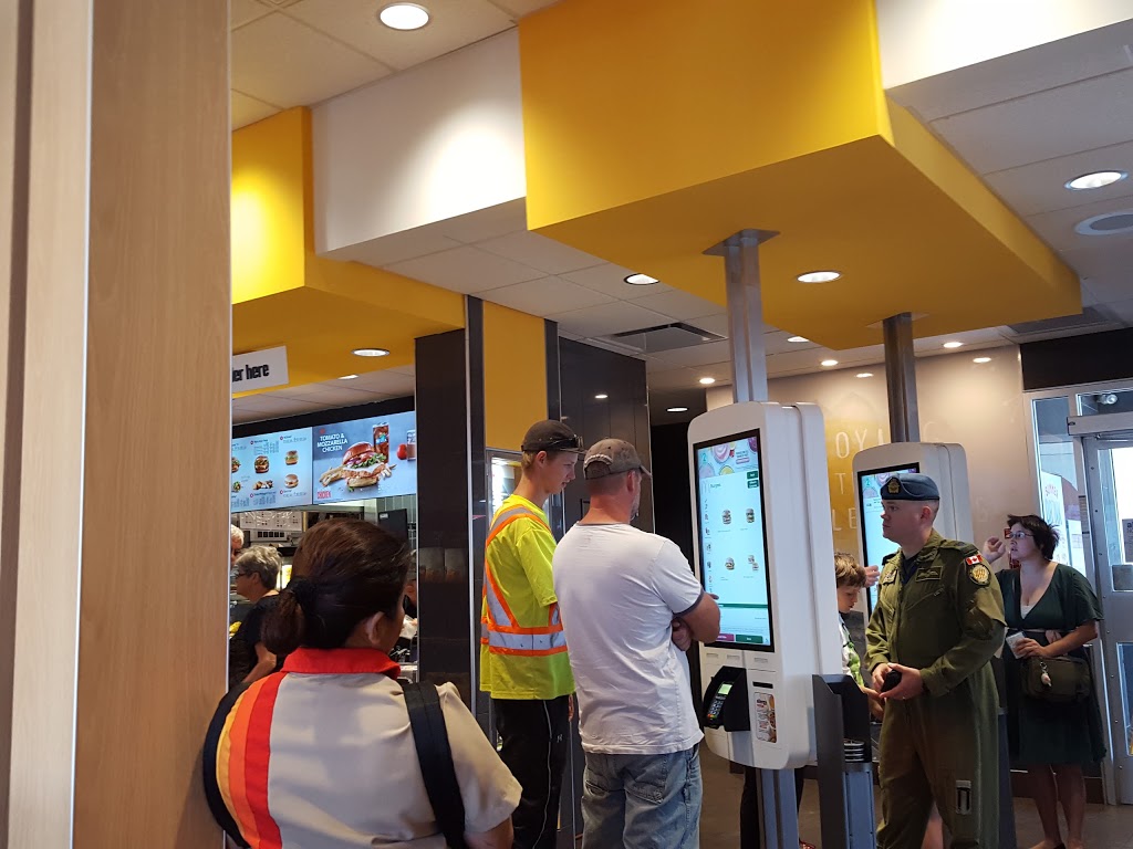 McDonalds | 1440 Ellice Ave, Winnipeg, MB R3G 0G4, Canada | Phone: (204) 949-5123