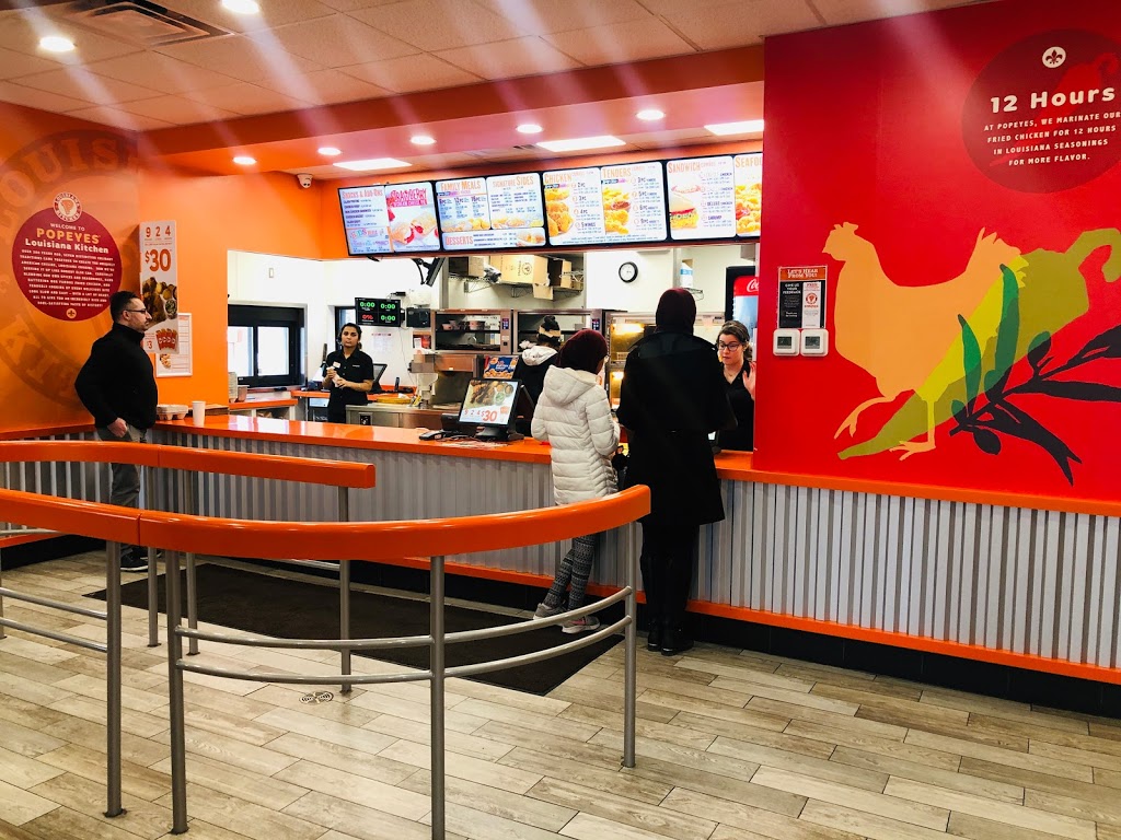 Popeyes Louisiana Kitchen | 2854 Howard Ave, Windsor, ON N8X 3Y5, Canada | Phone: (519) 250-6886