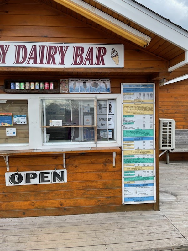Family Dairy Bar | 9363 Rue Main, Richibouctou, NB E4W 4B6, Canada | Phone: (506) 523-7268