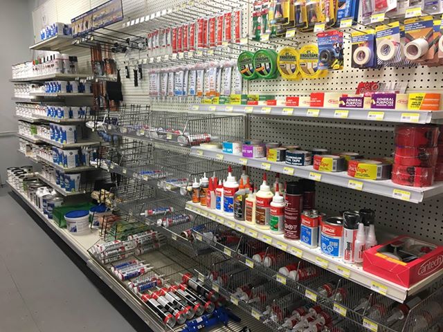 Wellington Esso & Hardware | 81 Sunset Dr, Wellington, PE C0B 2E0, Canada | Phone: (902) 854-3093