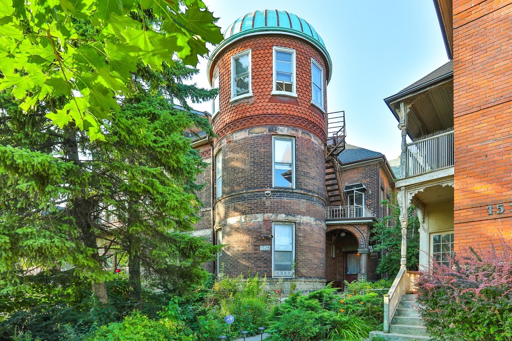 The West House | 1528 King St W, Toronto, ON M6K 1J6, Canada | Phone: (888) 366-6115