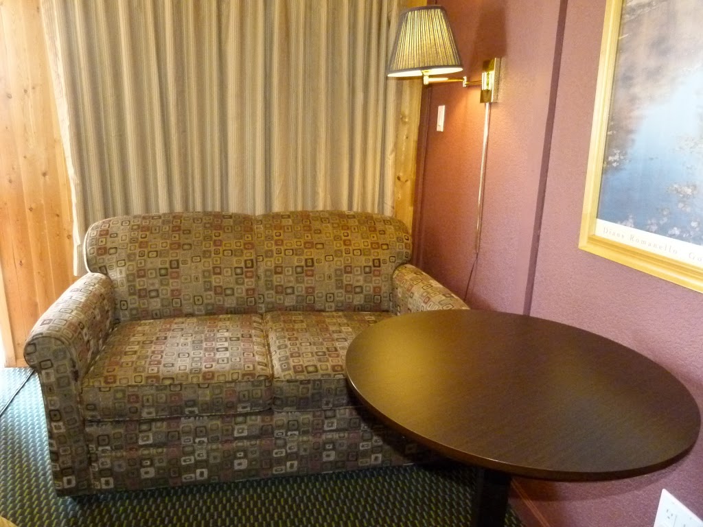 Country Squire Motel | 111 Staye Ct Dr, Arnprior, ON K7S 3G8, Canada | Phone: (613) 623-6556
