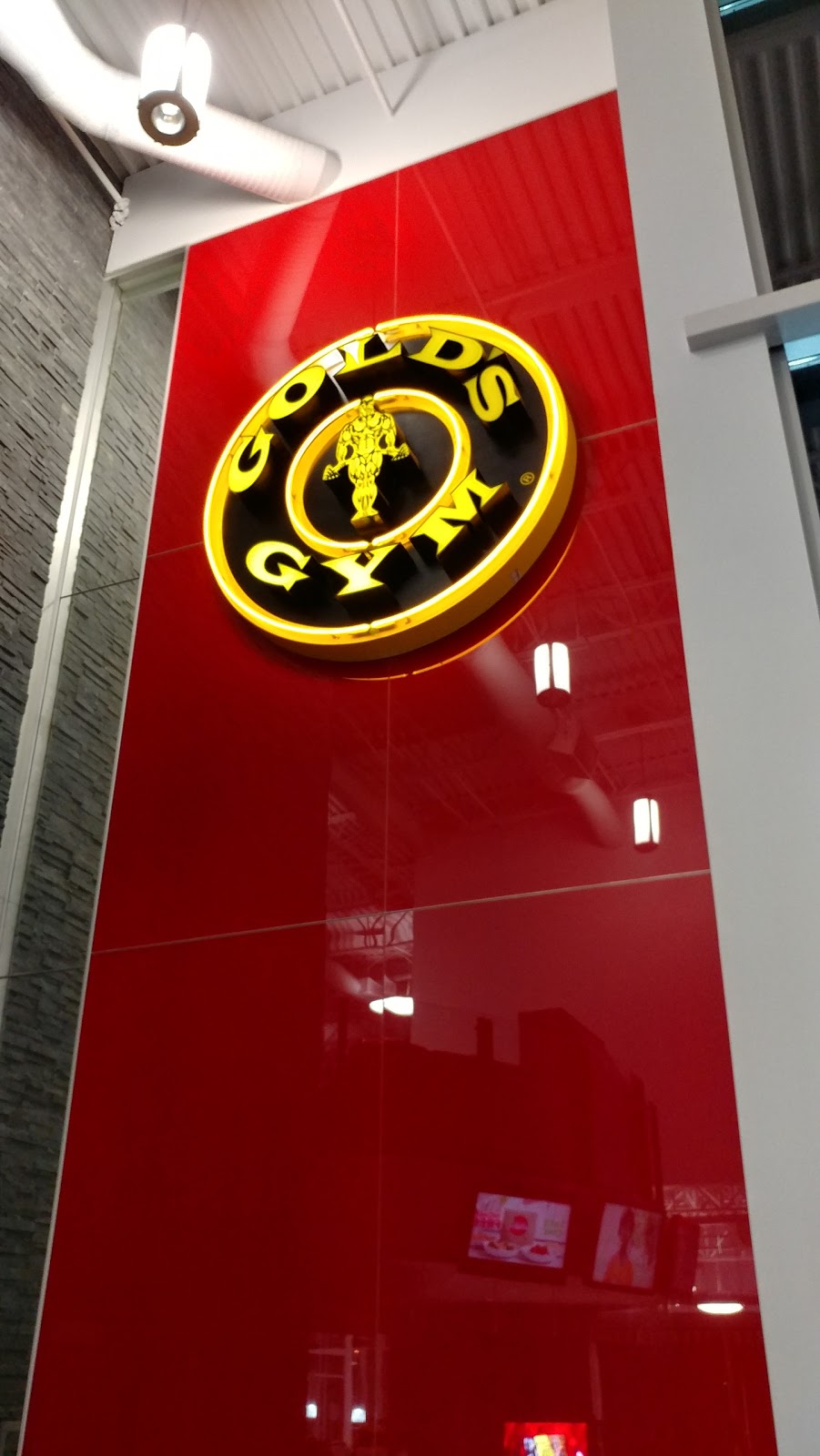Golds Gym Langley | 19989 81a Ave, Langley City, BC V2Y 0C7, Canada | Phone: (604) 882-4653