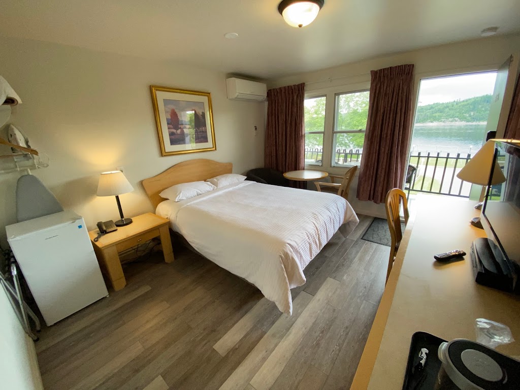 Motel Panoramique | 1303 Bd du Saguenay O, Chicoutimi, QC G7J 1A1, Canada | Phone: (418) 590-7455