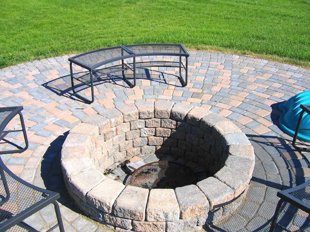 Larix Landscape | 460 Dupplin Rd, Victoria, BC V8Z 1B9, Canada | Phone: (778) 401-0806