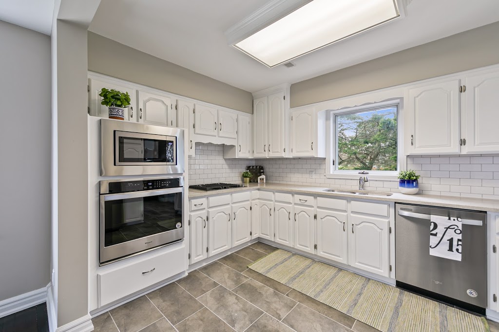 Stacey DiNiro - Sales Representative JUMP Realty Inc, Brokerage | 141 Main St E, Kingsville, ON N9Y 1A5, Canada | Phone: (519) 796-3891