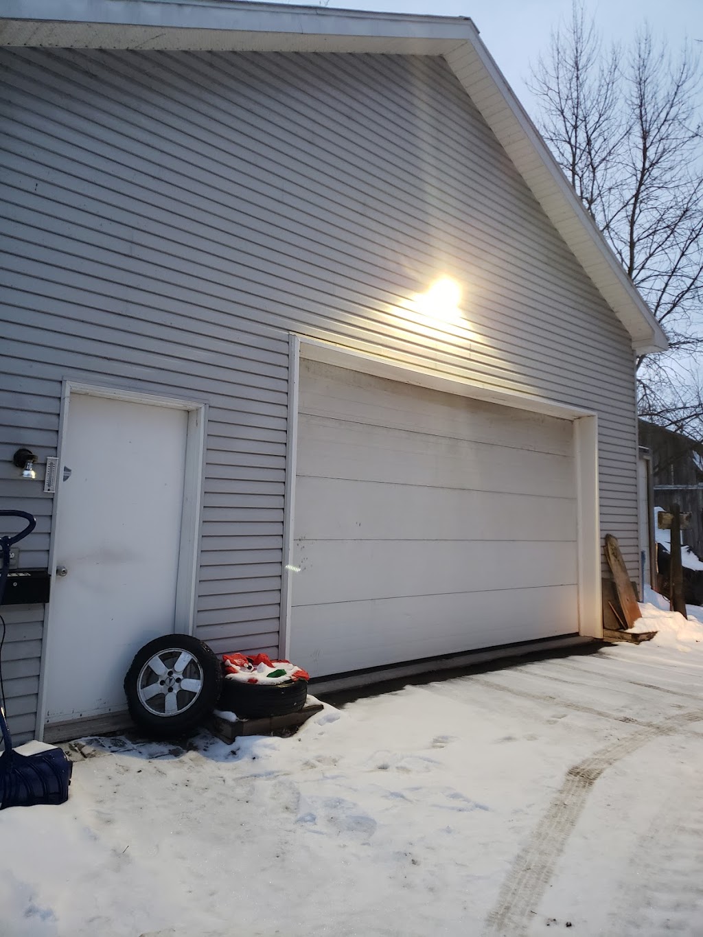 Monsieur tracteur | 1030 Chem. Saint-Dominique, Les Cèdres, QC J7T 1P4, Canada | Phone: (450) 567-9047