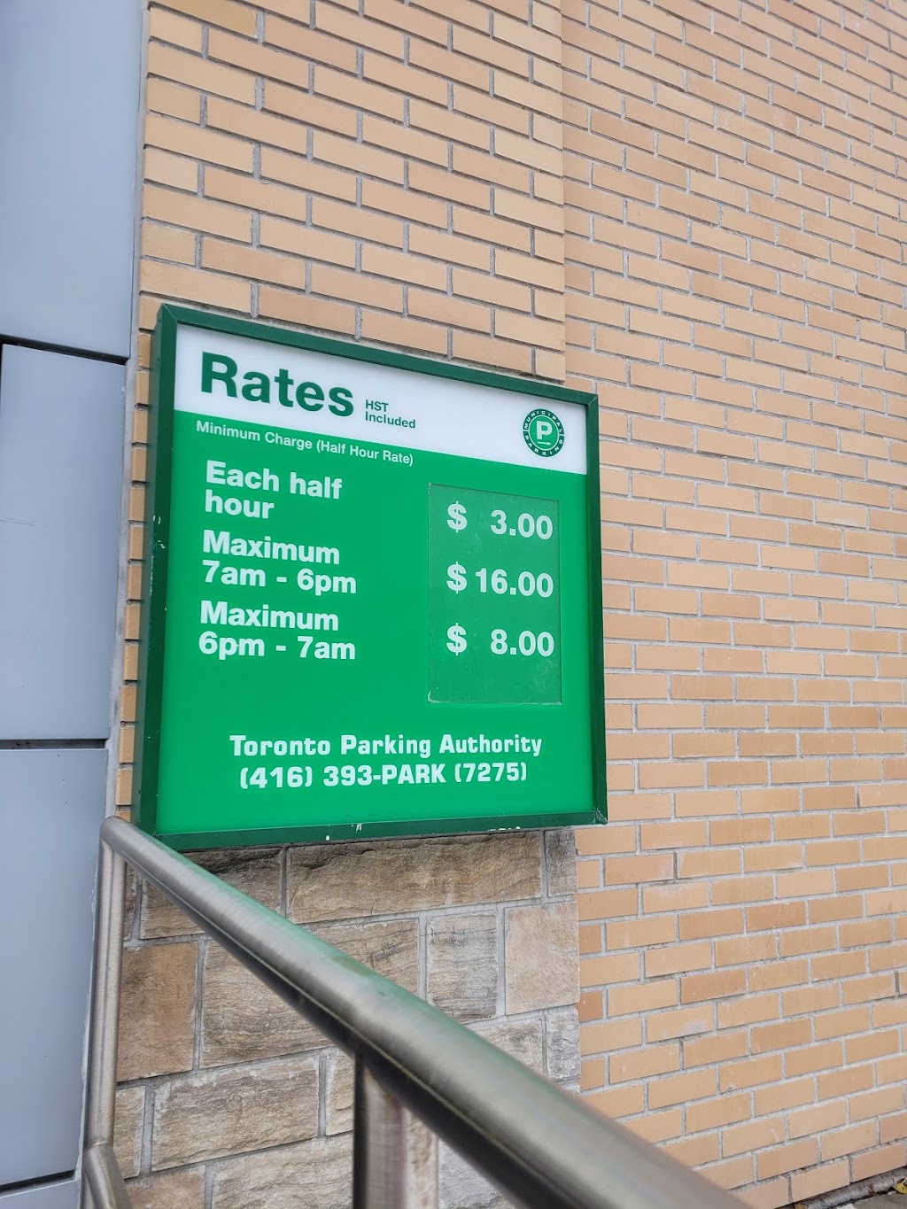 10 Soho St Garage | 10 Soho St, Toronto, ON M5T 1Z6, Canada | Phone: (416) 393-7303