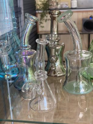 Sunshine Smokz | 116 Centre St N, Sundre, AB T0M 1X0, Canada | Phone: (403) 638-4550
