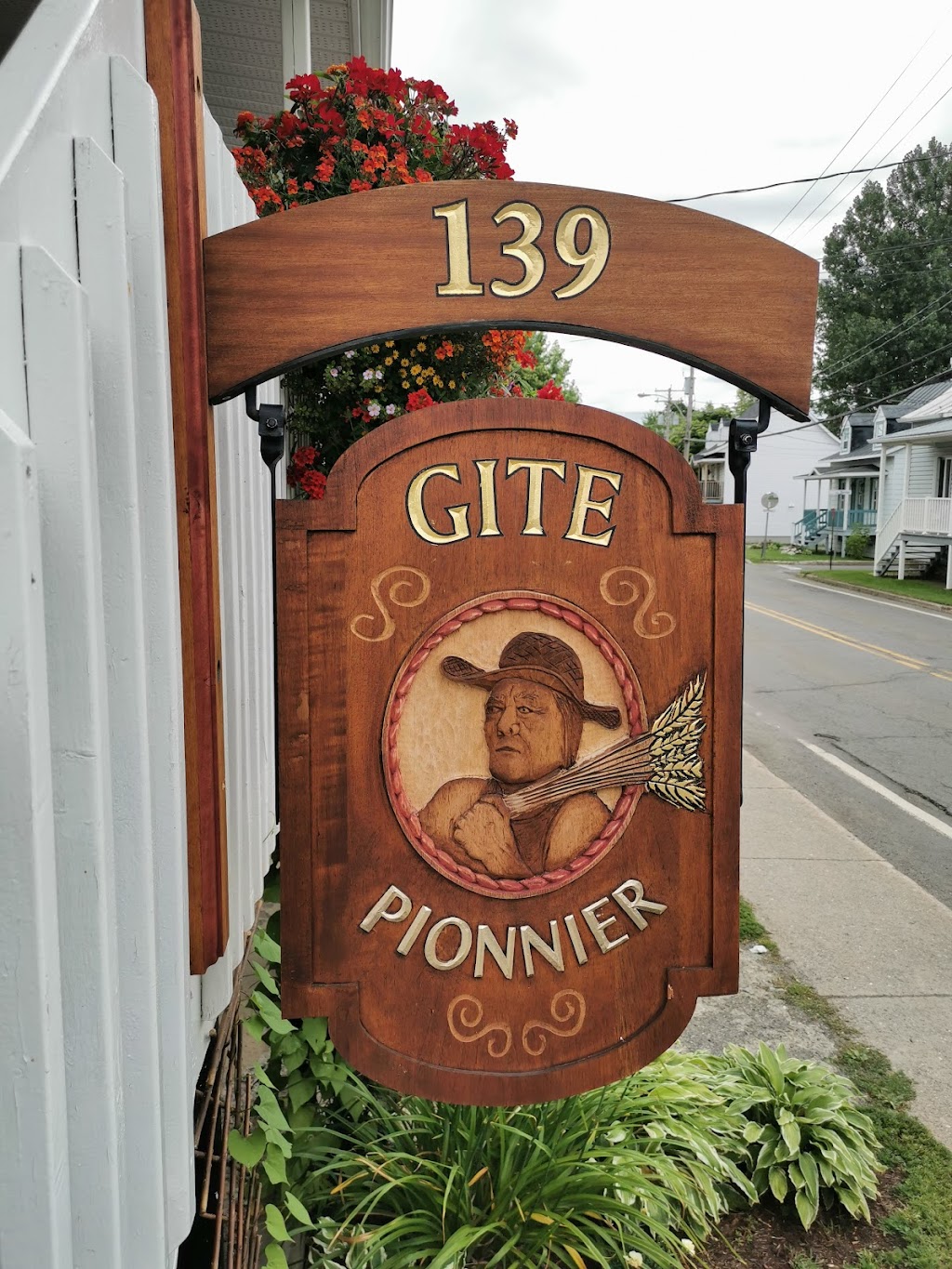 Gîte du Pionnier | 139 Chem. des Pionniers E, LIslet, QC G0R 2B0, Canada | Phone: (418) 247-5982