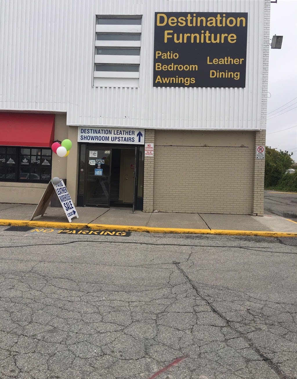 Destination Leather & Patio | 584 Kerr St, Oakville, ON L6K 3C7, Canada | Phone: (905) 337-3653