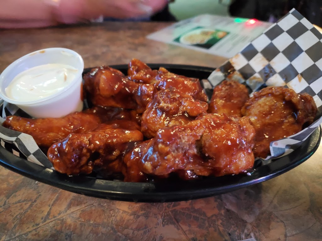 The Fastlane Sports Bar & Grill | 180 MacDougall St, Thunder Bay, ON P7A 2K3, Canada | Phone: (807) 683-3278