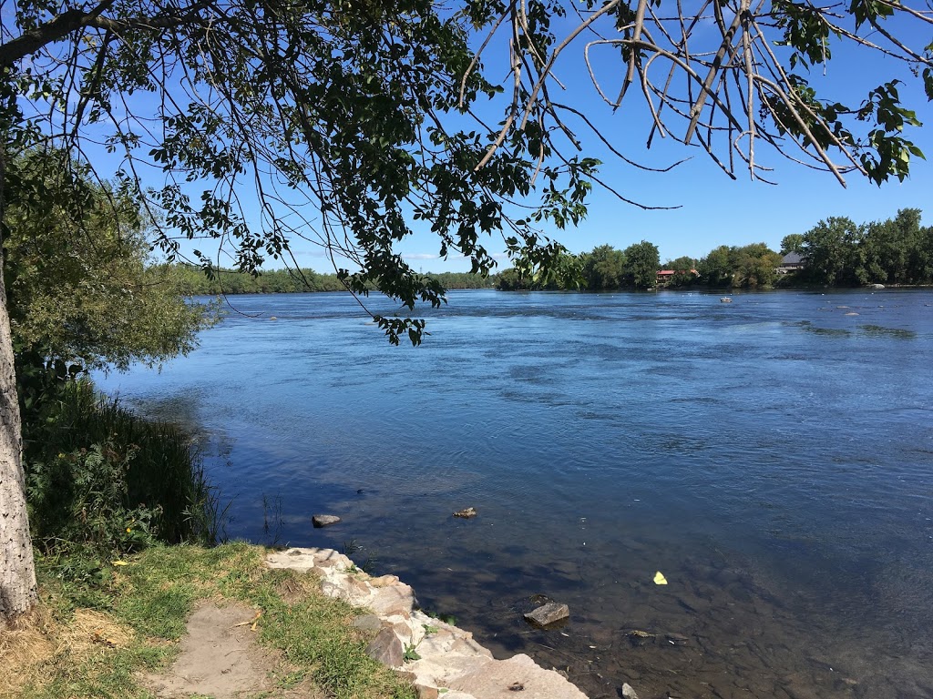 Place des Barges | Chambly, QC J3L, Canada