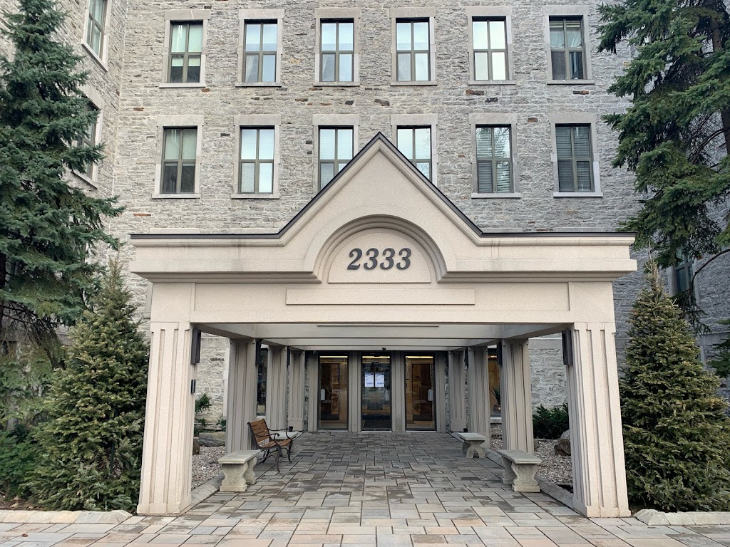Douek Apartments | point of interest | 2333 Rue Sherbrooke O, Montréal, QC H3H 2T6, Canada | 5149106780 OR +1 514-910-6780