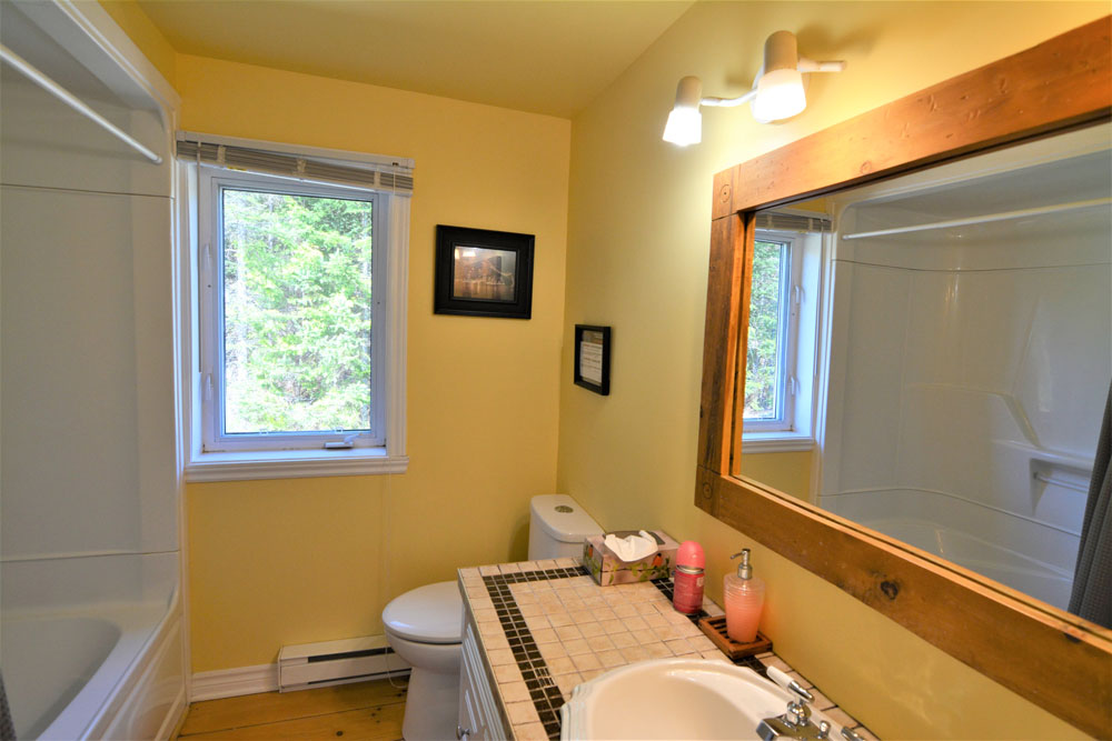 Chalet Spa Le Lagon Bleu | 3305 Rue Balanger, Val-David, QC J0T 2N0, Canada | Phone: (877) 560-8060
