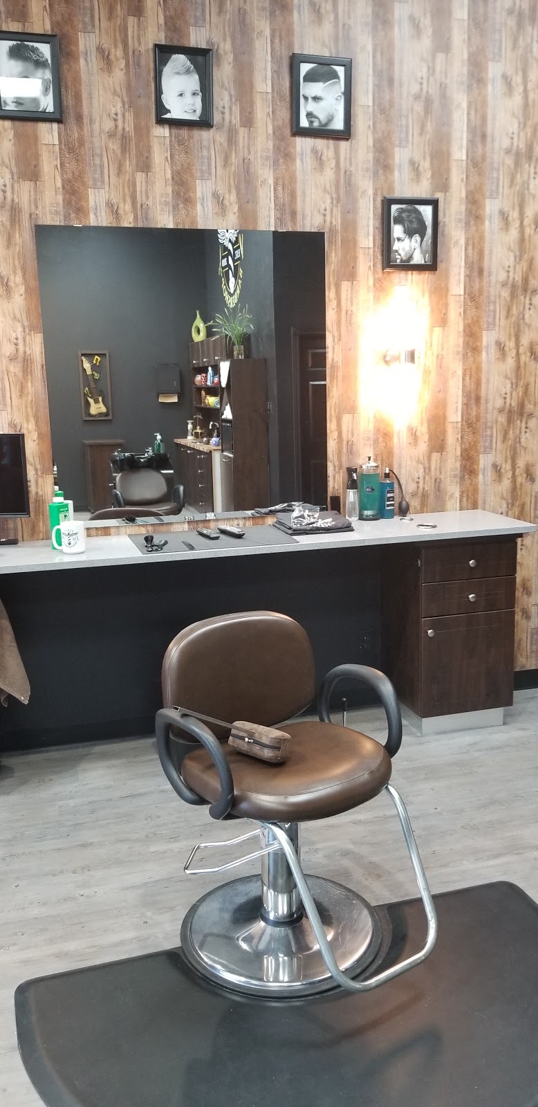 Eagle Barber Shop | 900 Jamieson Parkway Suite, Cambridge, ON N3C 4N6, Canada | Phone: (519) 260-3722