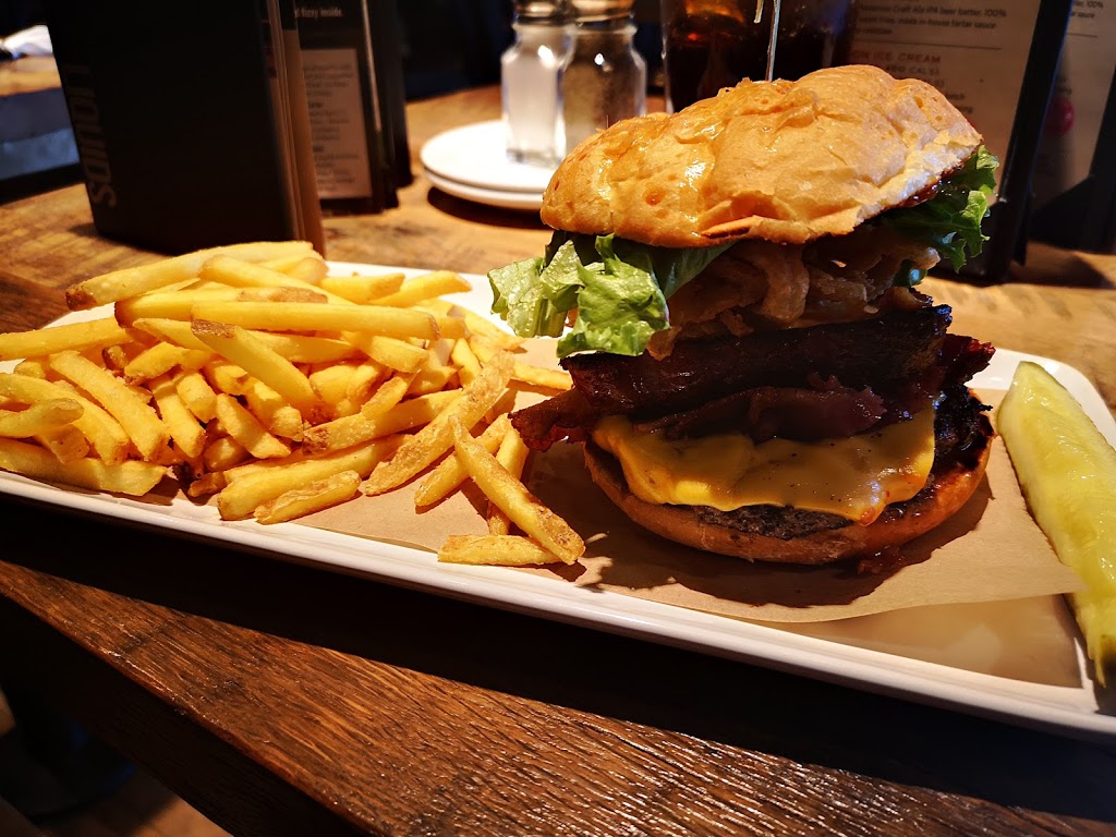 Jack Astors Bar & Grill | 88 Fanshawe Park Rd E, London, ON N5X 4C5, Canada | Phone: (519) 663-2091