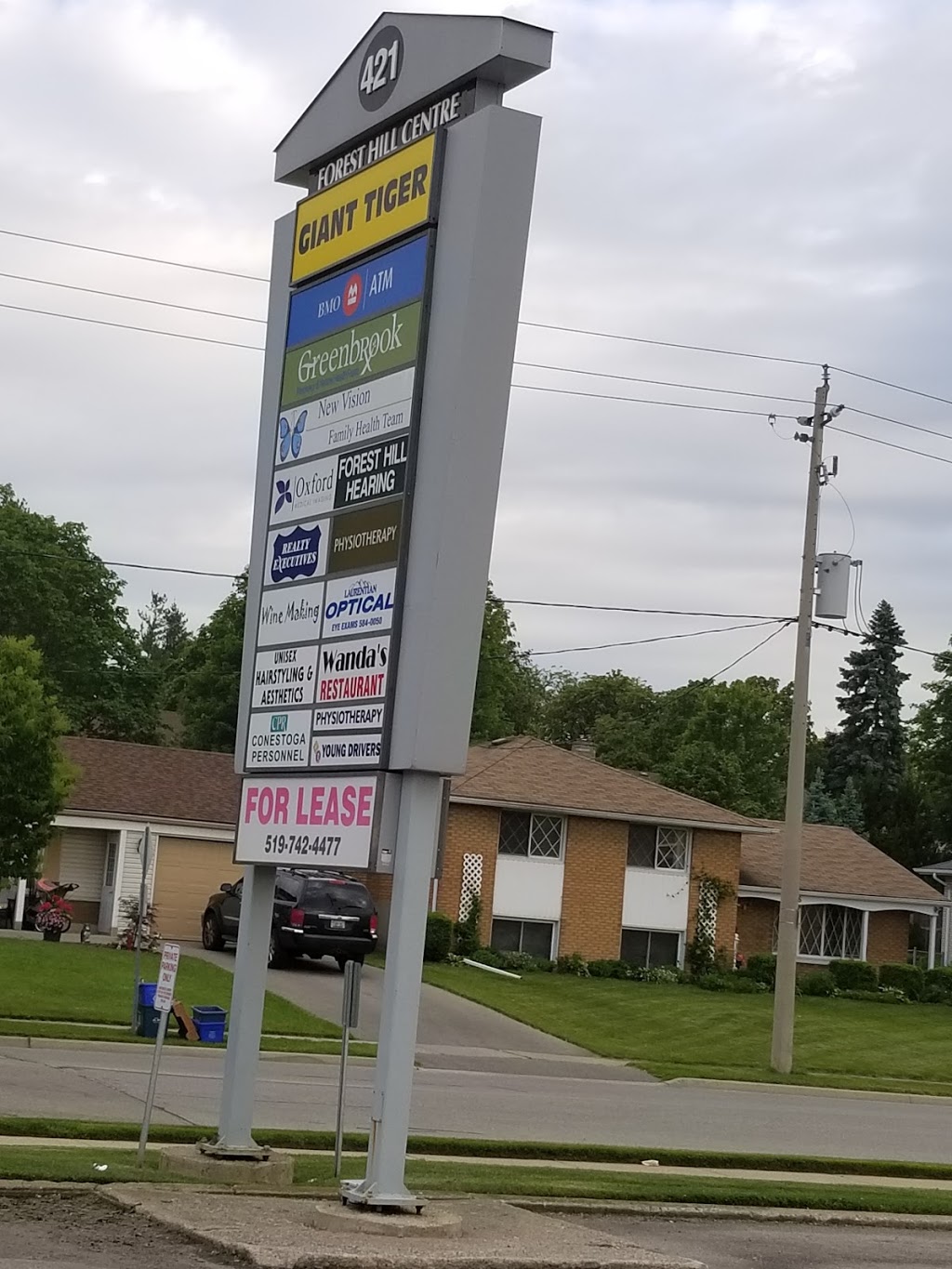 Giant Tiger | 421 Greenbrook Dr, Kitchener, ON N2M 4K1, Canada | Phone: (519) 569-8553