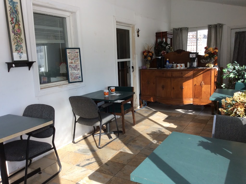 Alix Inn | 4704 51 Ave, Alix, AB T0C 0B0, Canada | Phone: (403) 747-2236